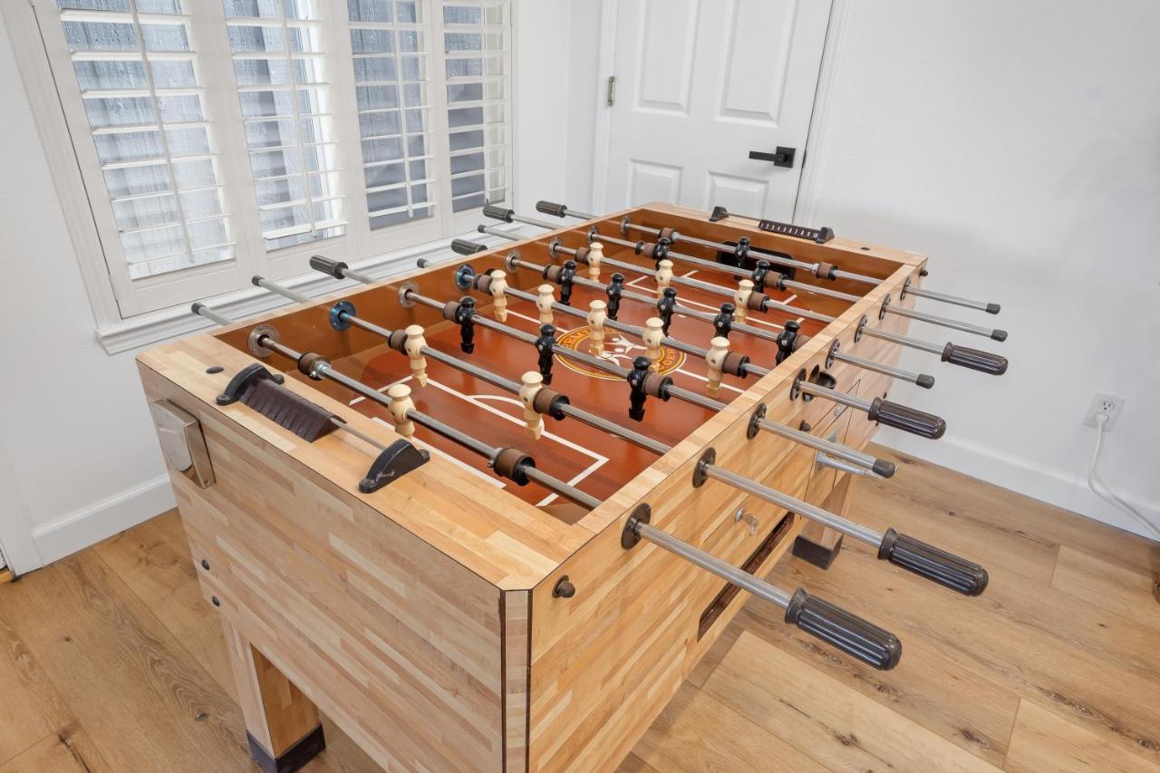 Steps To #Pismobeach With Poker, Foosball, Free Ev Charger, And Bikes Oceano Kültér fotó